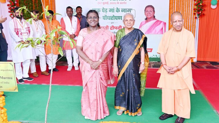 राष्ट्रपति द्रौपदी मुर्मू ने किया यूपी के पहले आयुष विश्वविद्यालय का उद्घाटन, कहा – “यह भारत की पारंपरिक चिकित्सा शक्ति का नया अध्याय है”