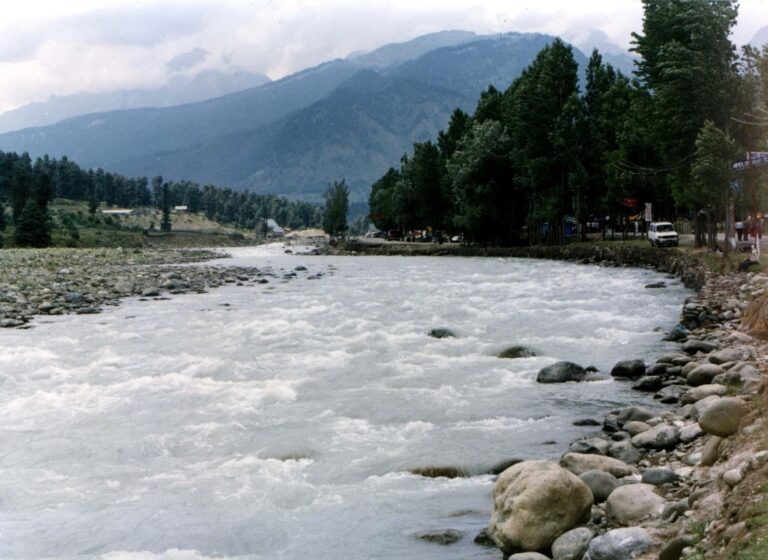 पहलगाम: नदियों, वनों और वादियों का जादुई संगम