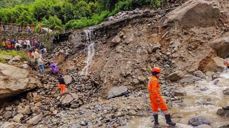 उत्तराखंड में बादल फटने और भूस्खलन की घटनाएं बढ़ीं: जलवायु परिवर्तन की भयावह दस्तक