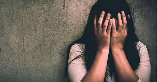 पुणे में डिलीवरी बॉय बनकर फ्लैट में घुसा युवक, युवती से दुष्कर्म कर छोड़ा धमकीभरा मैसेज