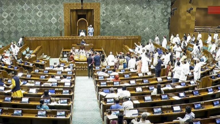 “सिंदूर अभियान पर चर्चा की मांग को लेकर लोकसभा स्थगित, मानसून सत्र में विपक्ष आक्रामक”