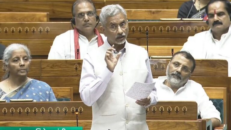 ऑपरेशन सिंदूर पर संसद में संग्राम: ट्रंप पर भ्रम, ननों की गिरफ़्तारी पर हंगामा और जयशंकर की ललकार