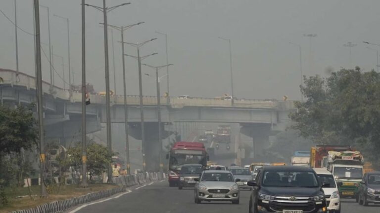 दिल्ली में प्रदूषण का कहर फिर से गंभीर स्तर पर: सांस लेना हुआ मुश्किल