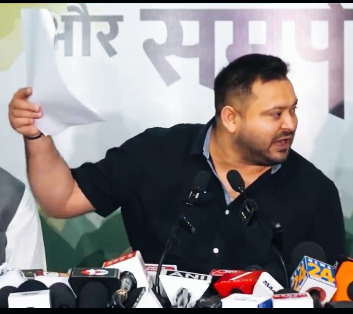 तेजस्वी का बड़ा धमाका: बिहार में ‘000 और 000/00 जैसे नंबर वाले 3 लाख घर’ और डिप्टी सीएम के दो EPIC नंबर