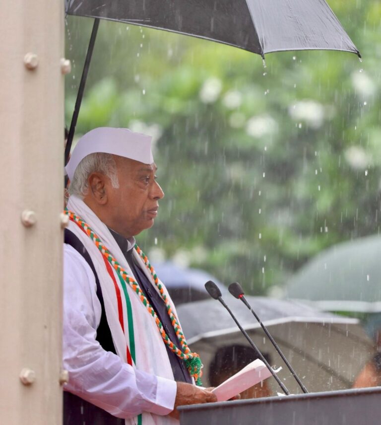 स्वतंत्रता दिवस पर ‘प्रधान सेवक’ से RSS तक: लाल किले से इतिहास की छेड़छाड़ या कांग्रेस का भ्रमजाल?