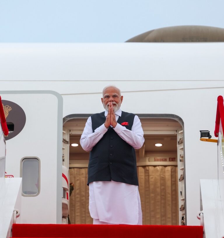 मोदी चीन पहुंचे, SCO शिखर सम्मेलन से पहले राष्ट्रपति जिनपिंग से अहम मुलाकात