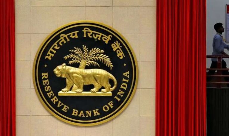 रेपो रेट स्थिर, पर संकेत स्पष्ट: आरबीआई की नीति में भरोसे की दस्तक या चेतावनी की गूंज?