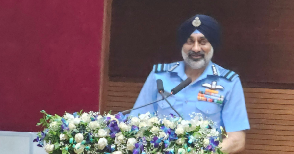 भारतीय वायुसेना प्रमुख का बड़ा खुलासा: ऑपरेशन ‘सिंदूर’ में पाकिस्तान के 5 लड़ाकू विमान और 1 एईडब्ल्यू एंड सी विमान S-400 मिसाइलों से मार गिराए