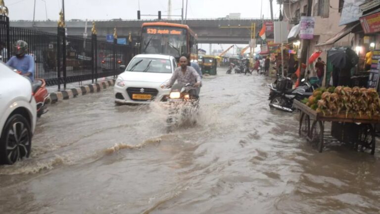 Delhi-NCR में बाढ़ का खतरा, गुरुग्राम में वर्क फ्रॉम होम की एडवाइजरी
