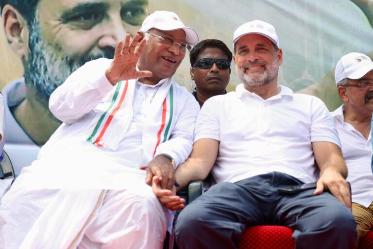देश के दुश्मन हैं मोदी: कांग्रेस