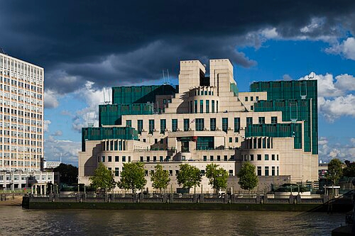 जेम्स बॉन्ड’ का असली खेल: MI6 ने डार्क वेब पर एजेंटों की भर्ती क्यों शुरू की?