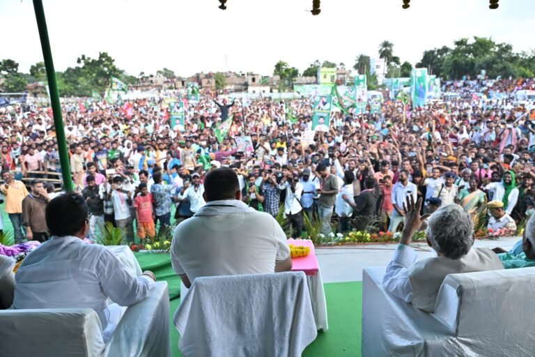 तेजस्वी : अस्वस्थ मुख्यमंत्री और डबल इंजन सरकार ने बिहार को तबाह कर दिया