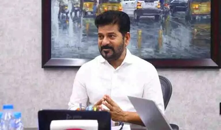 “कुंभ मेला के लिए करोड़ों, लेकिन क्षेत्रीय मेलों के लिए कुछ नहीं” — तेलंगाना के सीएम रेवंत रेड्डी का केंद्र पर बड़ा हमला