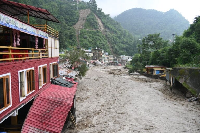 देहरादून में प्राकृतिक कहर का भयंकर मंजर, कई मौत अनेकों का पता नहीं