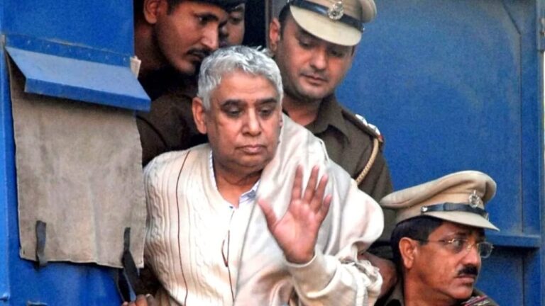सतलोक आश्रम प्रमुख Rampal की उम्रकैद निलंबित: हाईकोर्ट का बड़ा फैसला, लेकिन चेतावनियों के साथ