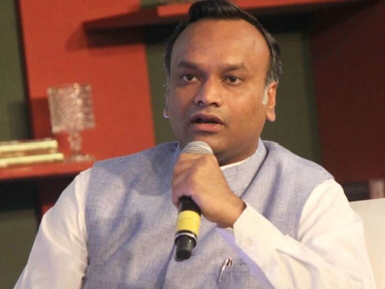 प्रियंक खड़गे का आरोप: ECI-कर्नाटक जनता को गुमराह कर रहे