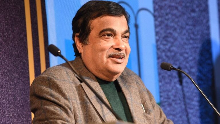 पेड न्यूज़ के जरिए मुझे बदनाम किया जा रहा: गडकरी