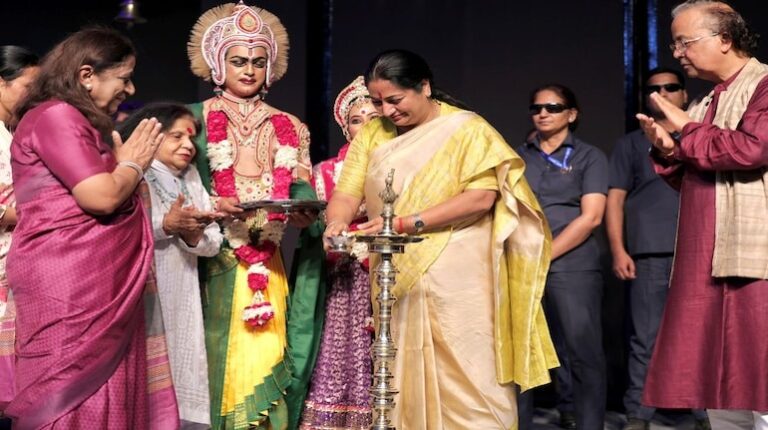 दिल्ली सरकार : रामलीला और दुर्गा पूजा जैसे आयोजनों में रात 12 बजे तक लाउडस्पीकर