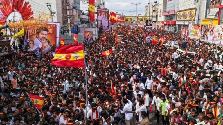 करूर त्रासदी के बाद TVK प्रमुख विजय पर गिरफ्तारी के साये, गुस्साए लोग बोले – ‘जिम्मेदारी तय हो’