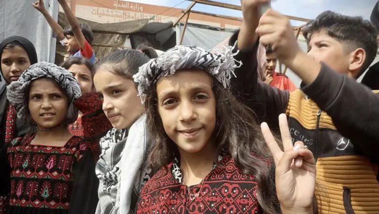 गाज़ा में जंग या जिन्दगी? — इज़रायली कैबिनेट आज युद्धविराम और बंधक रिहाई डील पर वोट करेगी, निगाहें फैसले पर