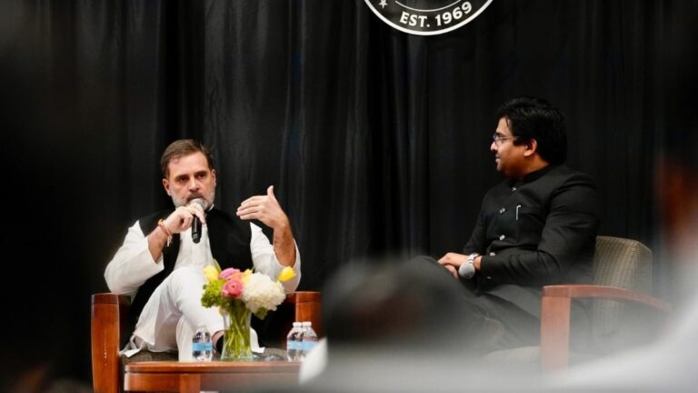 राहुल गांधी ने विदेश में बोला, देश में तिलमिलाई बीजेपी