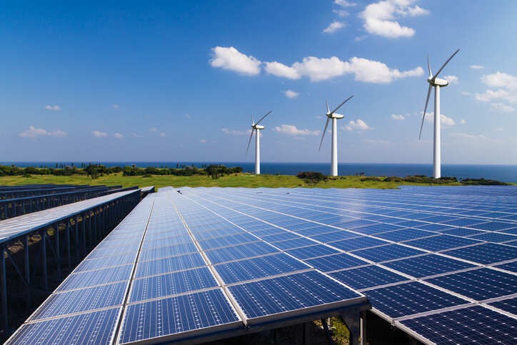 Renewables Energy का स्वर्ण युग: पहली बार विश्व में सूरज ने कोयले को मात दी