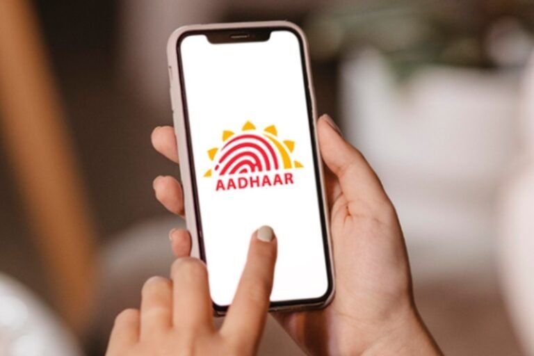 UIDAI का नया e-Aadhaar ऐप: अब स्मार्टफोन से मिनटों में करें अपडेट, पूरी प्रक्रिया होगी AI से सुरक्षित