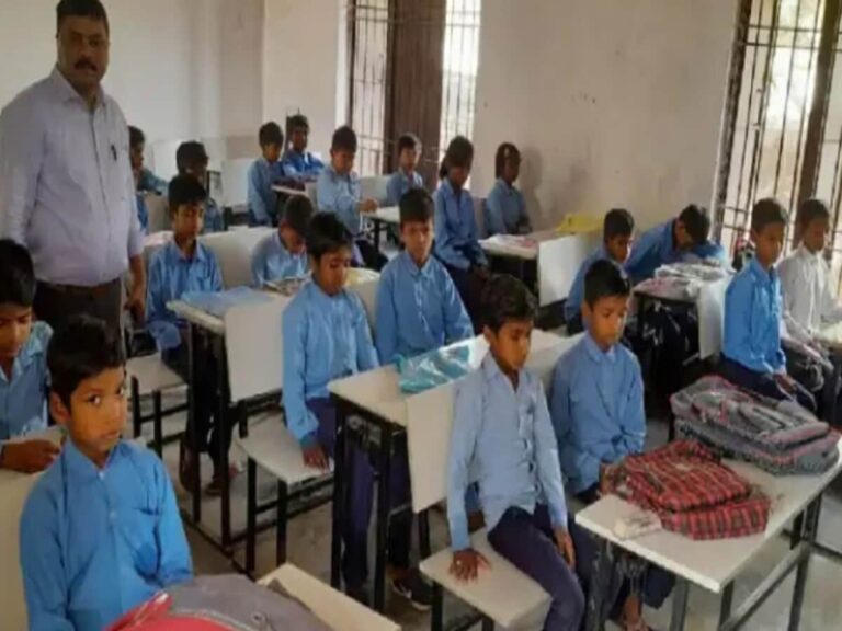अगर शिक्षक फाइलें भरने लगें, तो बच्चों का भविष्य कौन संभालेगा?