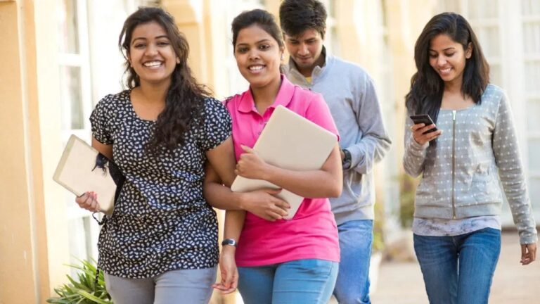 कनाडा में 47,000 विदेशी छात्र ‘लापता’, सबसे अधिक भारतीय — शिक्षा तंत्र पर उठे सवाल, इमीग्रेशन विभाग ने मानी खामियां