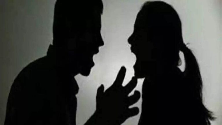 दिल्ली: पत्नी पर शक और टूटे रिश्ते ने ली जान, जेब से मिले दो नोट पढ़कर पुलिस रह गई सन्न