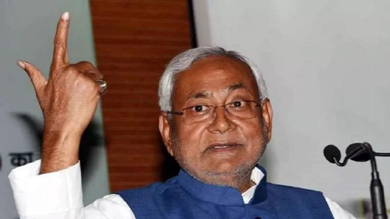 वोट की कीमत दस हज़ार रुपये?— बिहार की ‘डबल इंजन सरकार’ का चुनावी जुगाड़ और लोकतंत्र की नीलामी