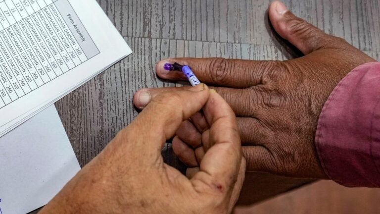 चोरी नहीं, डकैती से जीता गया बिहार चुनाव — पोस्टल बैलेट की लूट, वोटरों की कटौती और लोकतंत्र पर खुला हमला