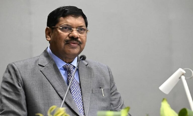 CJI गवई का कड़ा संदेश: हाँ-हाँ, हमें पता है… हमारे खिलाफ क्या चल रहा