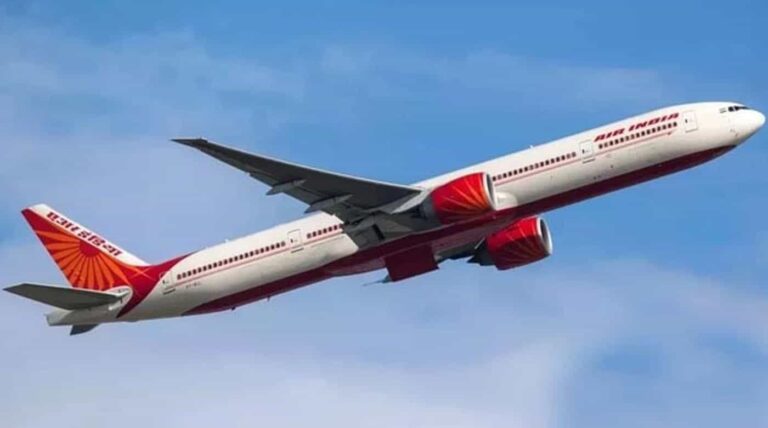 दिल्ली के आसमान में खतरा? — 7 दिन से हवाई जहाज़ों के GPS में गड़बड़ी, सरकार जांच में जुटी