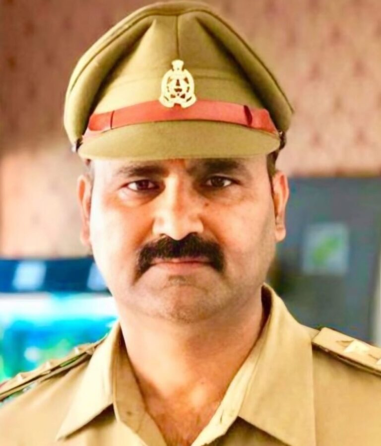 उत्तर प्रदेश : 10 साल की नौकरी और 100 करोड़ की काली कमाई, DSP ऋषिकांत शुक्ला सस्पेंड