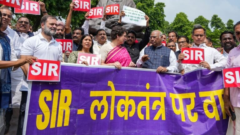 SIR साज़िश में फँसा लोकतंत्र? कांग्रेस बोली—अब BLO की मौतें भी बता रही हैं सच