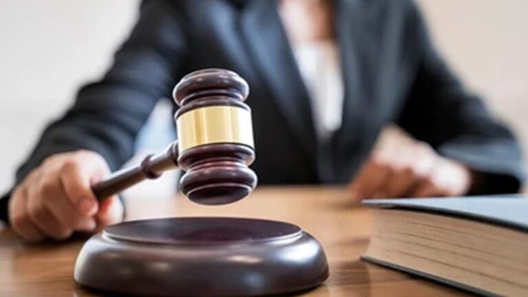 3700 करोड़ का ठग जेल से भी बेखौफ — कांस्टेबल के फोन से जज को धमकी