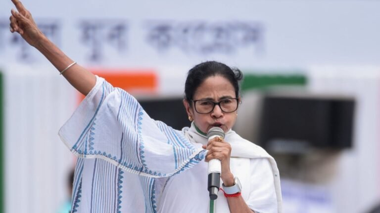 ममता : मुझे कोई SIR फ़ॉर्म नहीं मिला, झूठ न फैलाएं