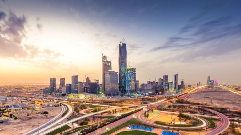 अब सऊदी में होगा आपका भी घर ; 2026 से विदेशियों को संपत्ति की इजाज़त, मक्का–मदीना में रहेंगी शर्तें