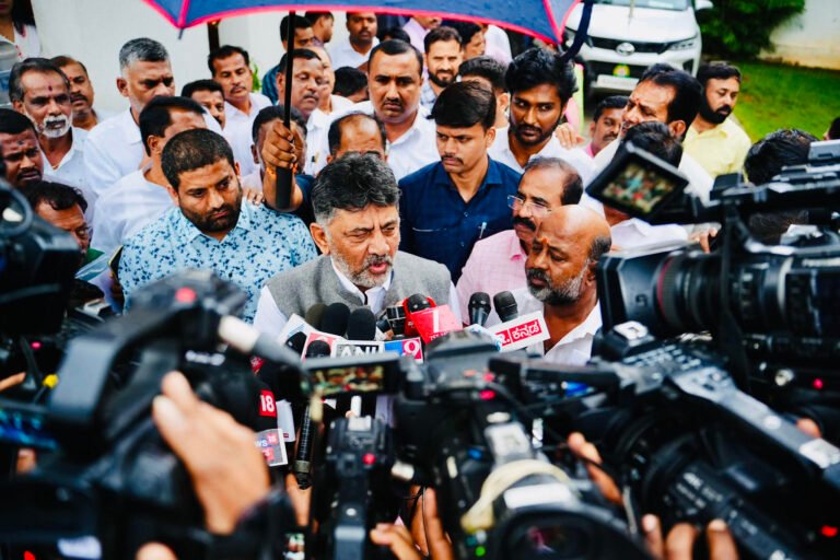 डी.के. शिवकुमार — सभी 140 विधायक मेरे, गुटबाज़ी मेरे ख़ून में नहीं