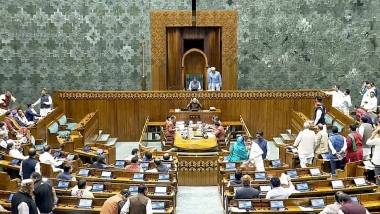 संसद रिपोर्ट — शीतकालीन सत्र 2025 का उथल–पुथल भरा दिन
