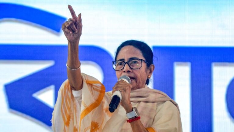 ममता बनर्जी ने लियोनेल मेस्सी से माफी मांगी, स्टेडियम में हुए बवाल पर जांच के आदेश
