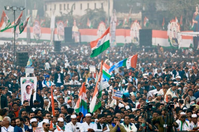 BJP-RSS संविधान और लोकतंत्र के दुश्मन, वोट चोर गद्दारों को सत्ता से हटाने का वक्त : खड़गे