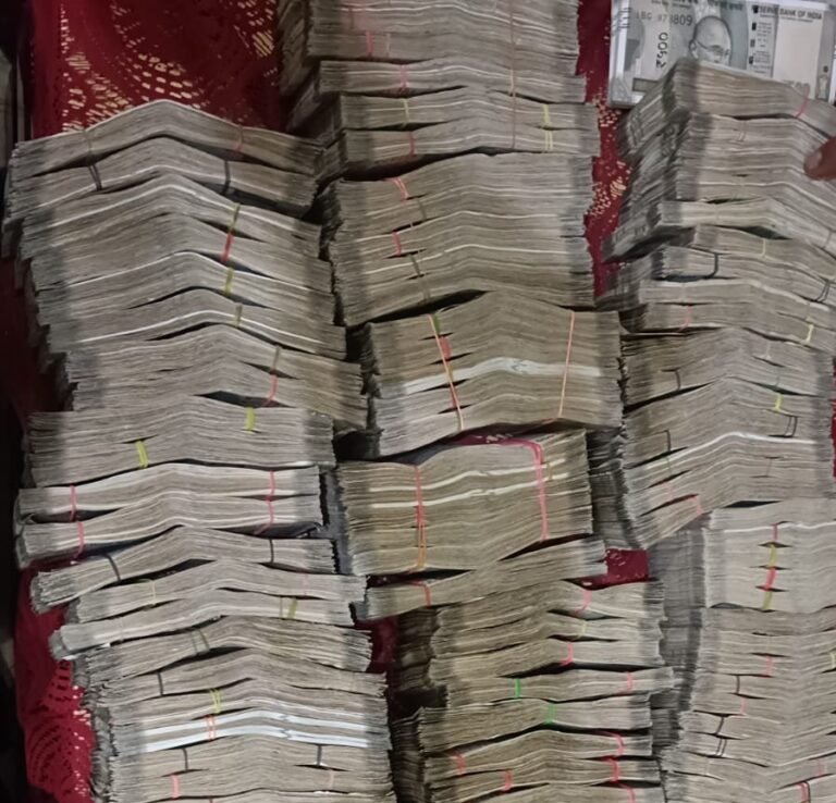 रिश्वत मामले में CBI की बड़ी कार्रवाई: लेफ्टिनेंट कर्नल दीपक कुमार शर्मा गिरफ्तार, लाखों बरामद