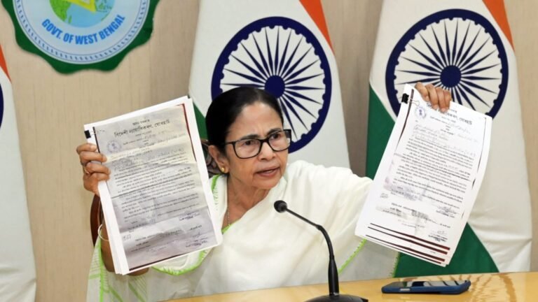 बंगाल में वोटों पर सबसे बड़ी कैंची: SIR में 58 लाख नाम कटे, ममता की भवानीपुर भी चपेट में