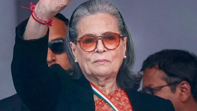 मनरेगा पर बुलडोज़र, लोकतंत्र पर चोट: सोनिया गांधी