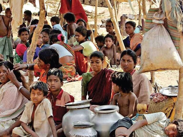 Watch Video : ग़रीबी का सफर: जब ज़िंदगी टिकट से भी सस्ती हो जाती है