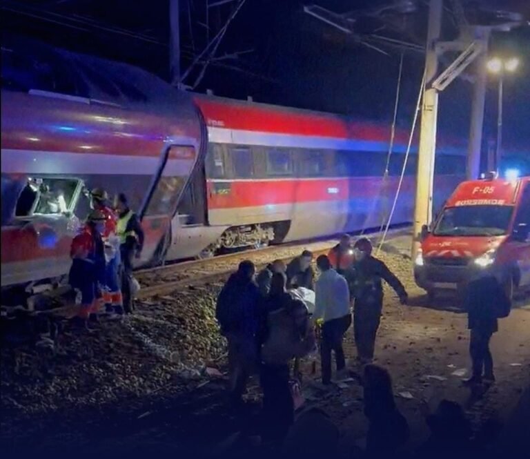 स्पेन में दो हाई-स्पीड ट्रेनों की भीषण टक्कर, 21 लोगों की मौत, दर्जनों घायल – पूरा देश शोक में