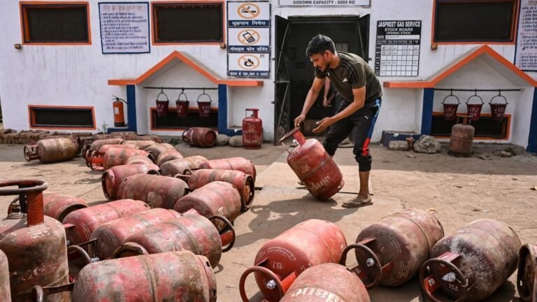 PNG कनेक्शन वालों को नहीं मिलेगा LPG सिलेंडर, सरकार सख्त; दोहरी सुविधा पर लग सकता है ब्रेक