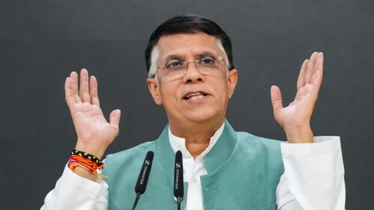 मोदी की कायरता ने पूरे देश को LPG संकट में डुबो दिया, क्या अमेरिका के पास पीएम का कोई गुप्त राज है? : पवन खेड़ा